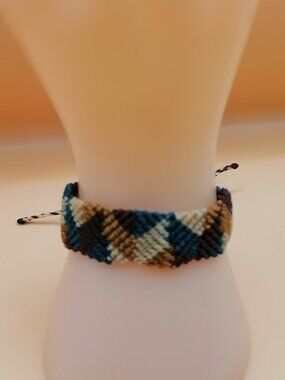 Handmade Macrame Bracelet Geometric Diamond Design